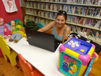 Diana Marinova being flexible - working from a public library